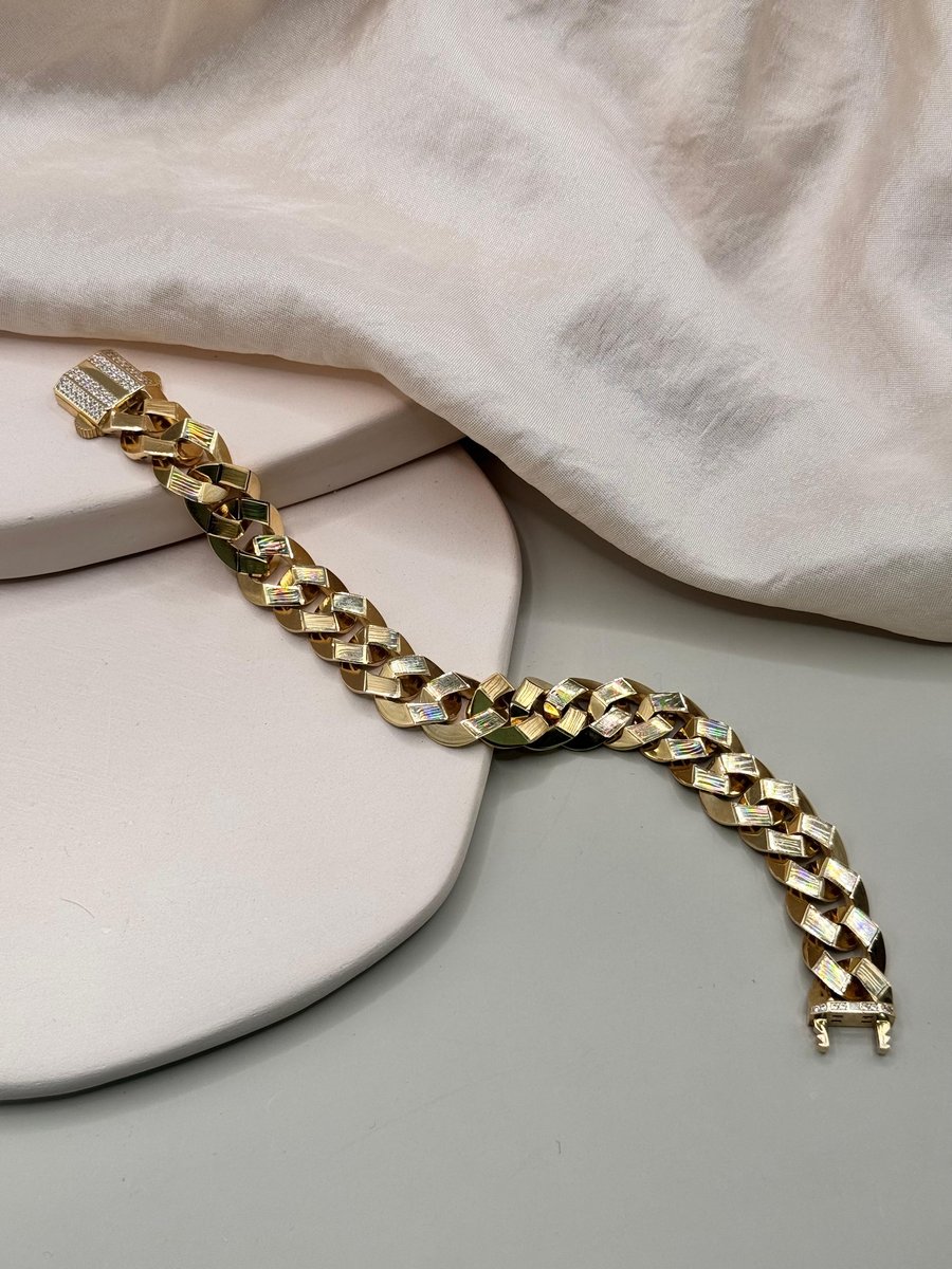 Kalemli Gurmet Künye