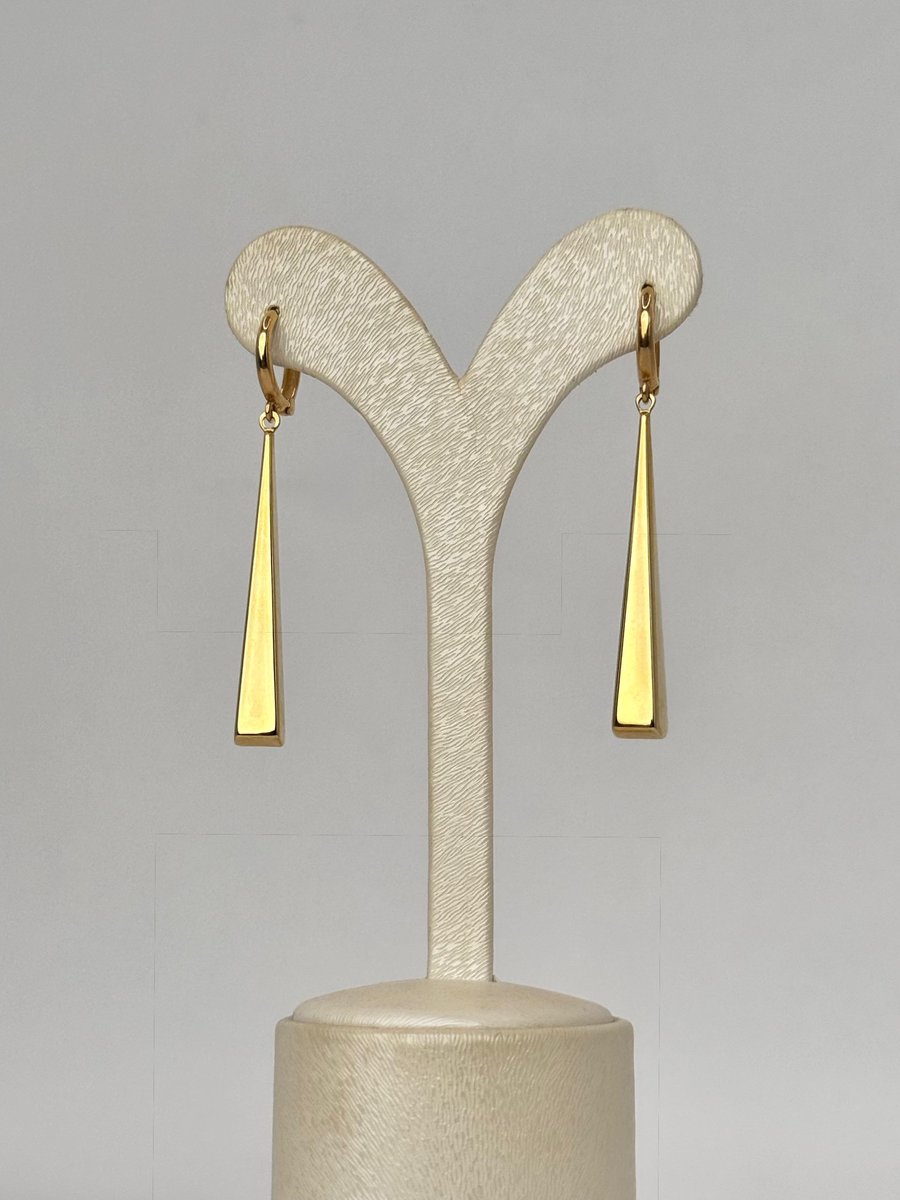 Üçgen Tasarım Altın Küpe