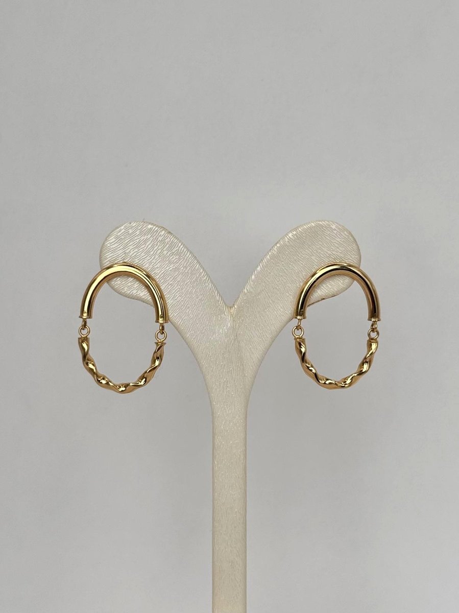 Burgu Detaylı Sallanan Küpe