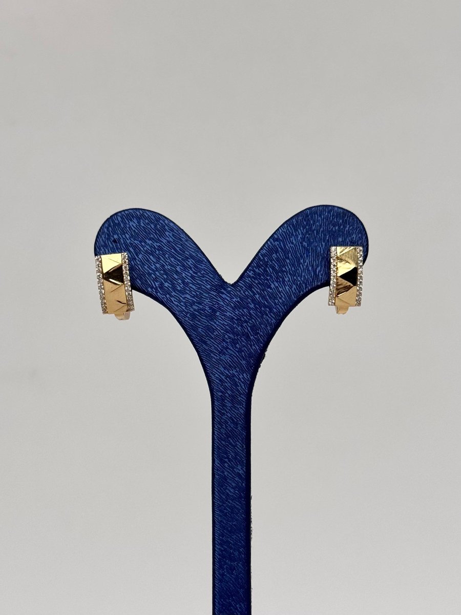 Taşlı Üçgen Desenli Küpe